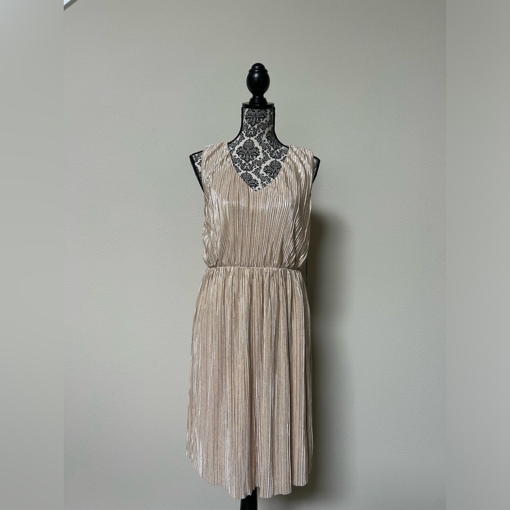 GNW Shimmering Gold Pleated Midi Dress M